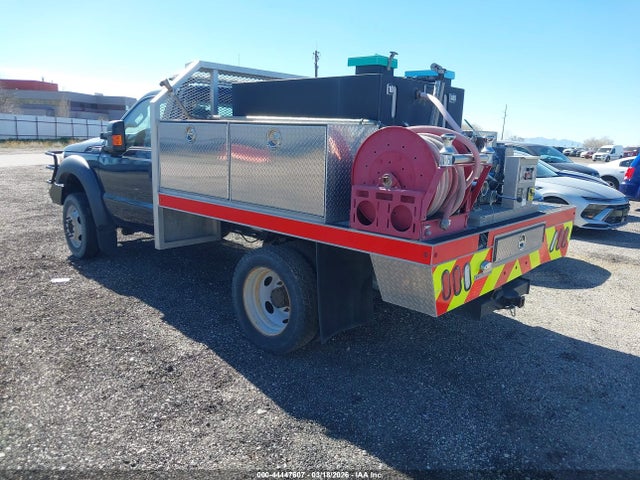 Ford F-550 Chassis Xl 2015 1FDUF5HY5FEB05387 Image 3