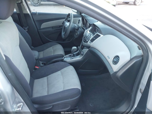 1G1PA5SGXE7157903 Chevrolet Cruze Ls Auto