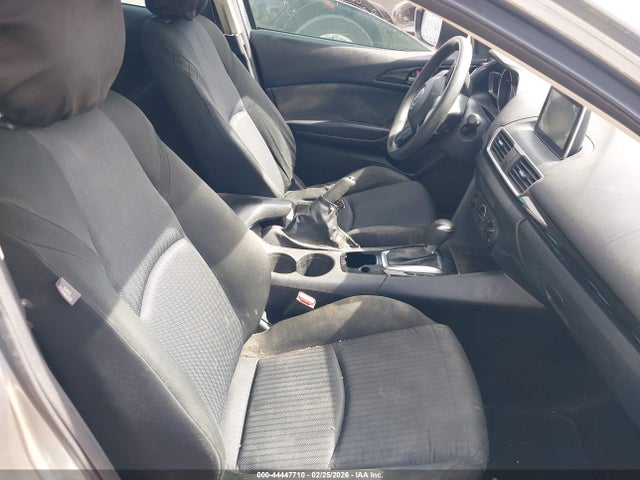 3MZBM1U75FM212017 Mazda Mazda3 I Sport