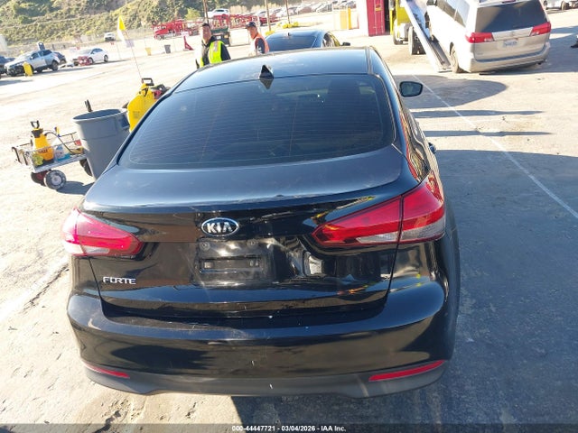 KIA FORTE LX 2018 3KPFL4A76JE220482 Image 16