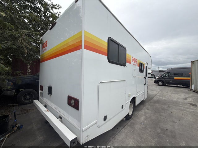 Ford E-350 Cutaway 2024 1FDWE3FN0RDD47670 Image 4
