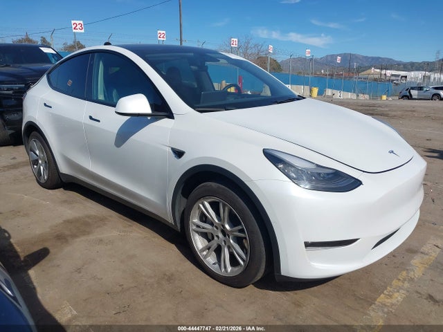 2021 TESLA MODEL Y 5YJYGDEE9MF199888 Photo 0