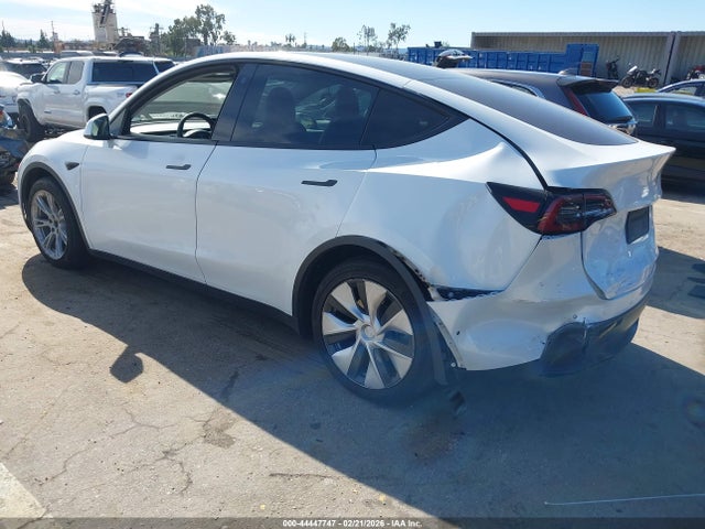 2021 TESLA MODEL Y 5YJYGDEE9MF199888 Photo 2