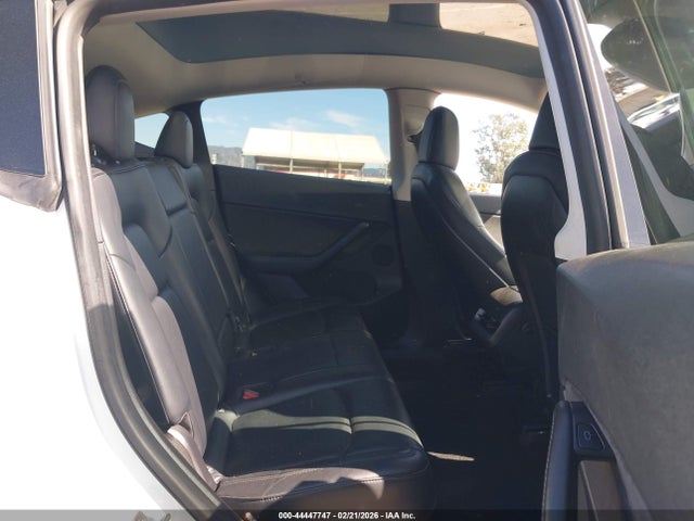 2021 TESLA MODEL Y 5YJYGDEE9MF199888 Photo 7