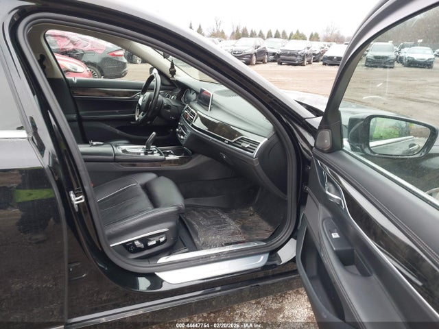 2016 Bmw 750i Xdrive მანქანა იყიდება აუქციონზე, vin: WBA7F2C52GG416291, აუქციონის ნომერი: 44447754