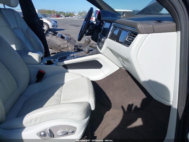 2021 PORSCHE MACAN WP1AA2A57MLB01076 Photo 4