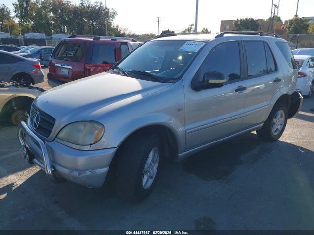 2000 Mercedes-benz Ml 320 მანქანა იყიდება აუქციონზე, vin: 4JGAB54E9YA160557, აუქციონის ნომერი: 44447967