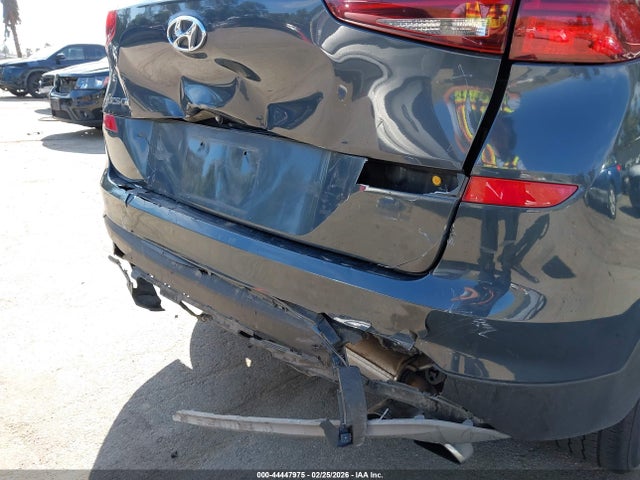 KM8J33AL9KU872464 Hyundai Tucson Sport