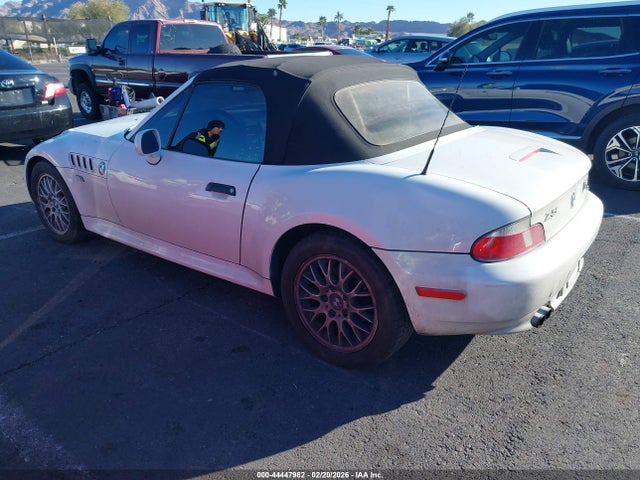 2001 BMW Z3 WBACN33431LM04082 Photo 2