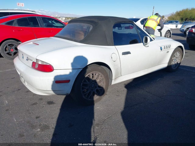 2001 BMW Z3 WBACN33431LM04082 Photo 3
