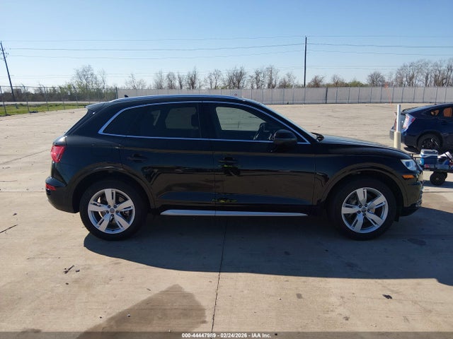 44447989 :رقم المزاد ، WA1BNAFY0K2017492 vin ، 2019 Audi Q5 45 Premium مزاد بيع