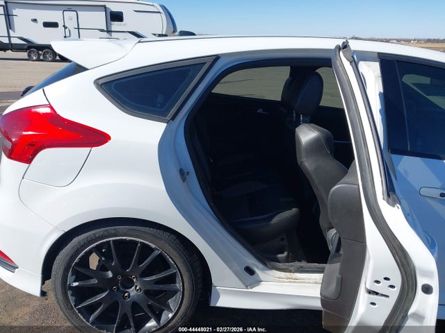 2017 Ford Focus St მანქანა იყიდება აუქციონზე, vin: 1FADP3L97HL260131, აუქციონის ნომერი: 44448021