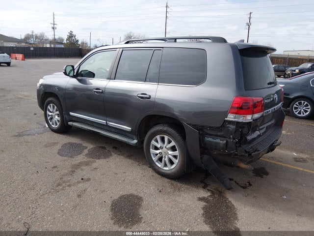 2017 Toyota Land Cruiser V8 მანქანა იყიდება აუქციონზე, vin: JTMCY7AJ9H4058957, აუქციონის ნომერი: 44448033
