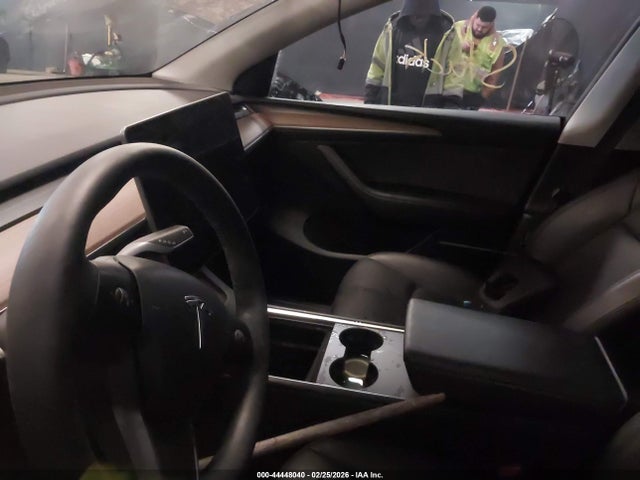 2023 Tesla Model Y Performance Dual Motor All-wheel Drive მანქანა იყიდება აუქციონზე, vin: 7SAYGDEF1PF890946, აუქციონის ნომერი: 44448040