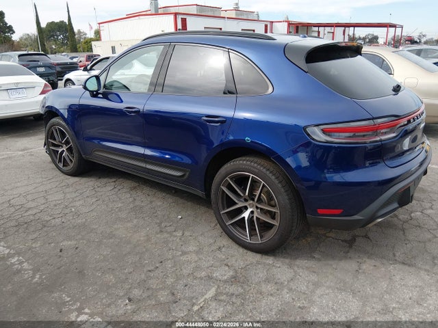 2025 PORSCHE MACAN WP1AA2A52SLB02729 Photo 2