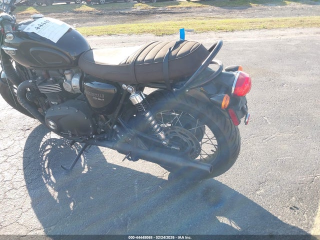 SMTD40HL2JT864263 Triumph Motorcycle Bonneville T120/black
