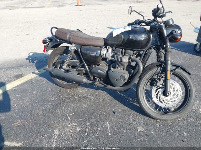 SMTD40HL2JT864263 Triumph Motorcycle Bonneville T120/black