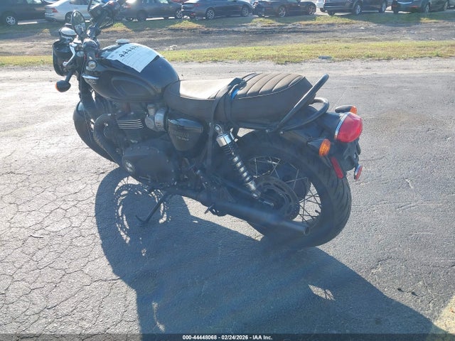 2018 TRIUMPH MOTORCYCLE BONNEVILLE SMTD40HL2JT864263 Photo 2