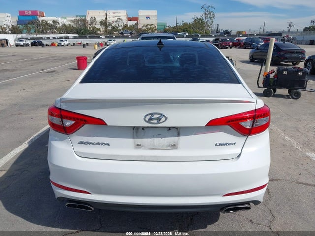 Hyundai Sonata Limited 2015 5NPE34AF9FH014451 Image 16