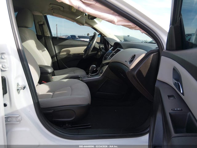 1G1PC5SBXF7164284 Chevrolet Cruze 1lt Auto