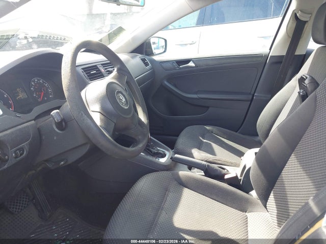 Продажа на аукционе авто 2014 Volkswagen Jetta 2.0l S, vin: 3VW2K7AJ5EM437352, номер лота: 44448106