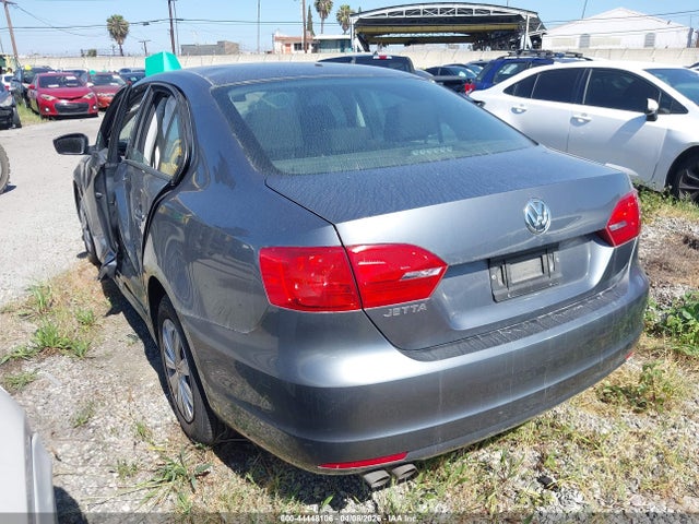 Продажа на аукционе авто 2014 Volkswagen Jetta 2.0l S, vin: 3VW2K7AJ5EM437352, номер лота: 44448106