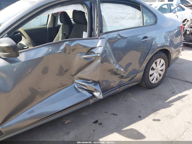 Продажа на аукционе авто 2014 Volkswagen Jetta 2.0l S, vin: 3VW2K7AJ5EM437352, номер лота: 44448106