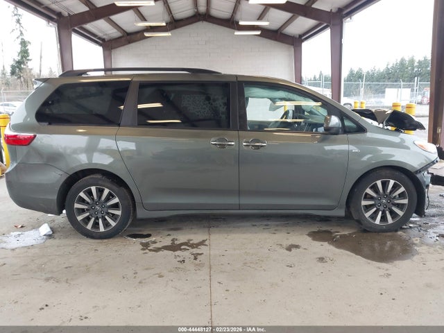 5TDDZ3DCXKS220453 Toyota Sienna Xle 7 Passenger