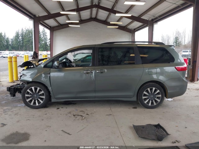 5TDDZ3DCXKS220453 Toyota Sienna Xle 7 Passenger