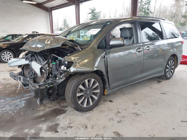 5TDDZ3DCXKS220453 Toyota Sienna Xle 7 Passenger