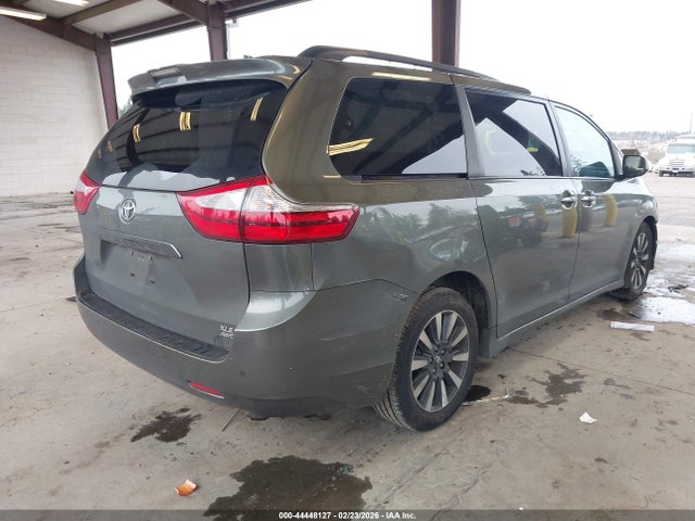 5TDDZ3DCXKS220453 Toyota Sienna Xle 7 Passenger
