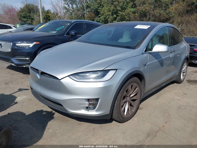 44448148 :رقم المزاد ، 5YJXCBE20HF076035 vin ، 2017 Tesla Model X 100d/75d/90d مزاد بيع