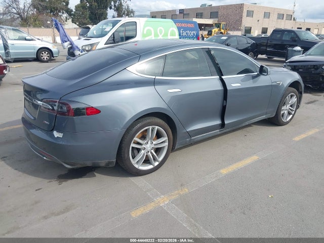 Продаж на аукціоні авто 2013 Tesla Model S Performance, vin: 5YJSA1CP4DFP23684, номер лоту: 44448222
