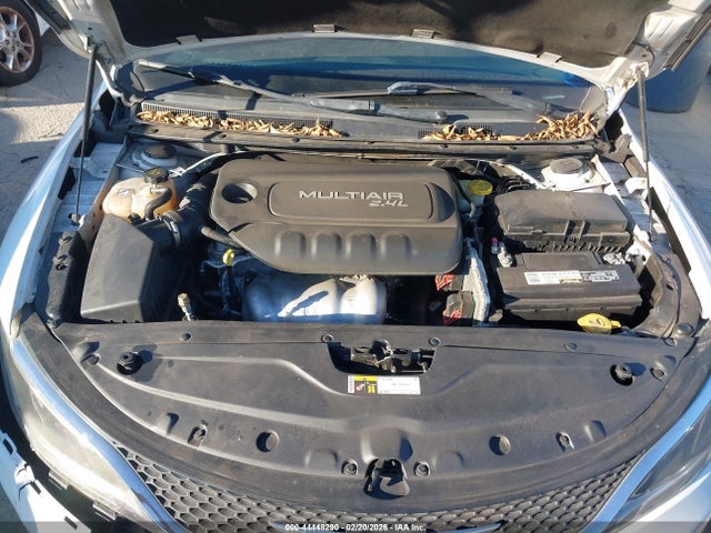 2016 Chrysler 200 Limited მანქანა იყიდება აუქციონზე, vin: 1C3CCCAB6GN143994, აუქციონის ნომერი: 44448290