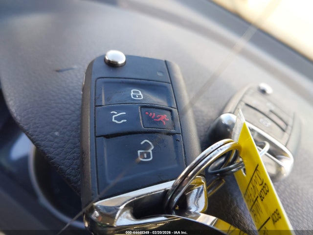 WVWKR7AU8JW907764 Volkswagen E-golf Se
