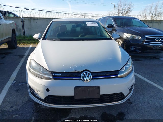 WVWKR7AU8JW907764 Volkswagen E-golf Se