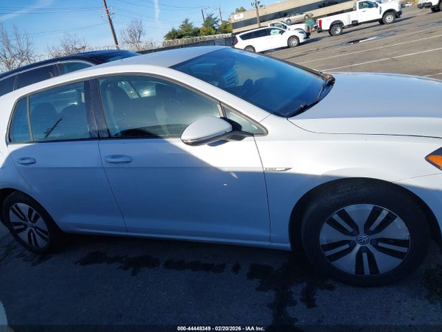 WVWKR7AU8JW907764 Volkswagen E-golf Se