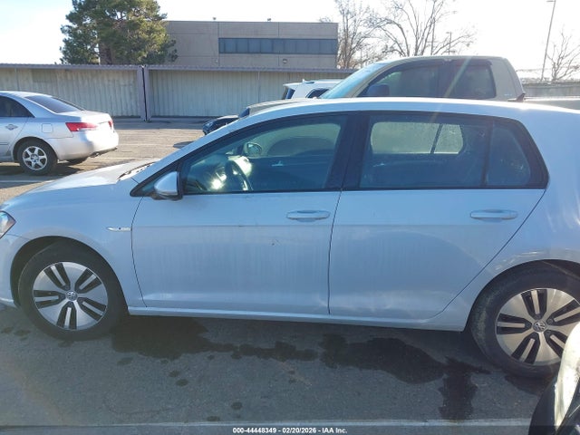 WVWKR7AU8JW907764 Volkswagen E-golf Se