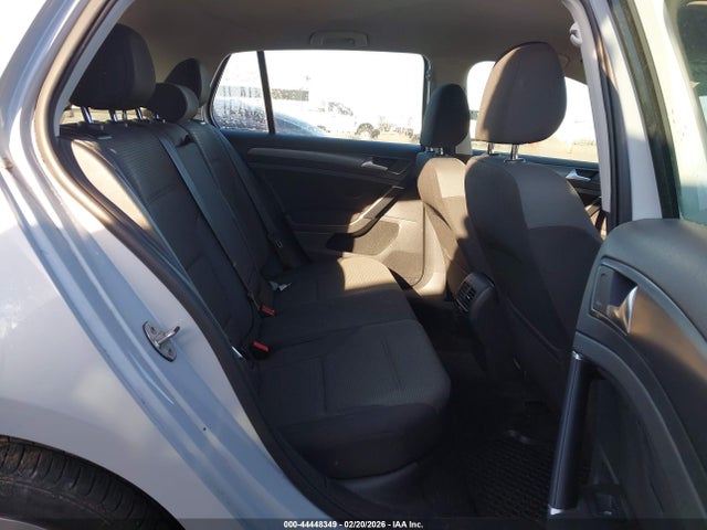 WVWKR7AU8JW907764 Volkswagen E-golf Se