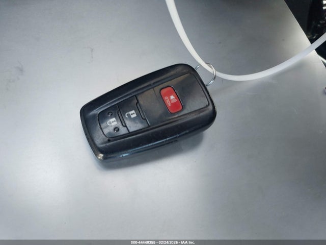 JTDKBRFUXJ3076133 Toyota Prius One