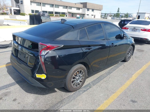 JTDKBRFUXJ3076133 Toyota Prius One