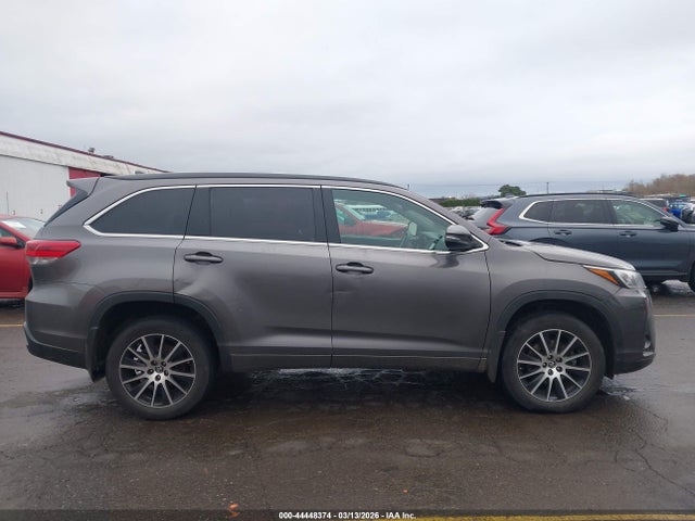 Toyota Highlander Se 2018 5TDJZRFH5JS533570 Image 13