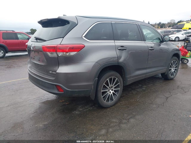 Toyota Highlander Se 2018 5TDJZRFH5JS533570 Image 4