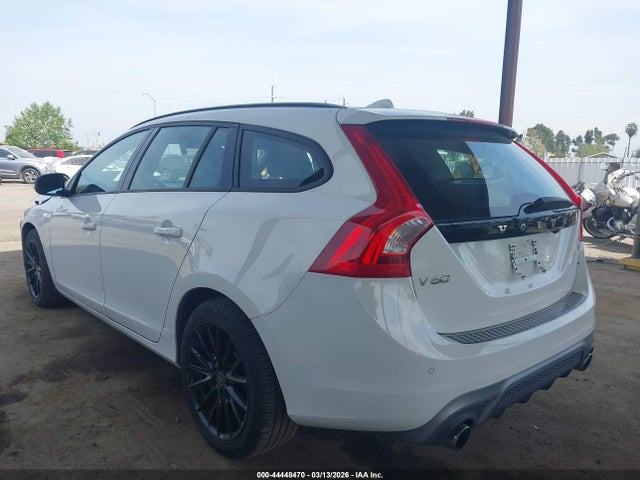 2018 VOLVO V60 YV140MEL5J2384966 Photo 2