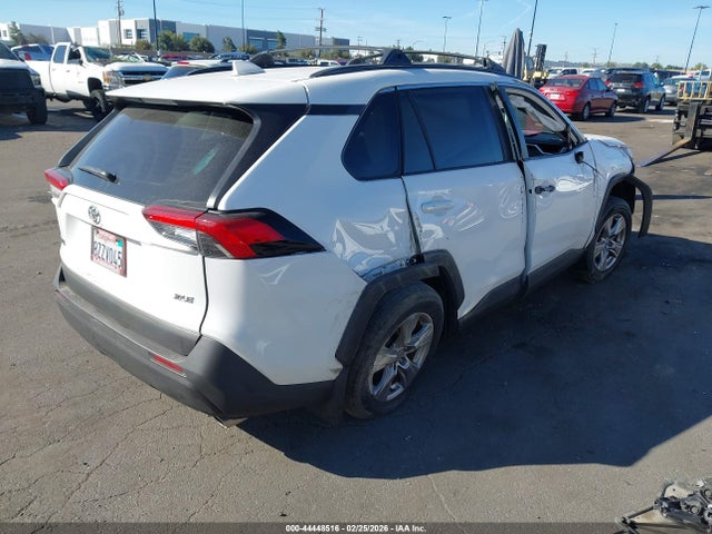 Toyota Rav4 Xle 2022 2T3W1RFV1NC177353 Image 4