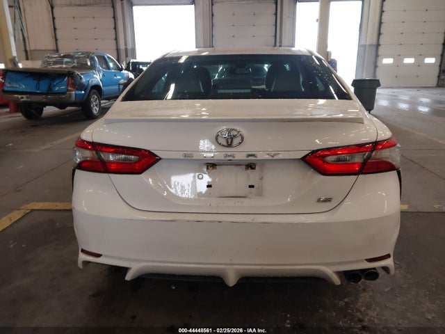 Toyota CAMRY SE 2018 4T1B11HK9JU645947 Image 16