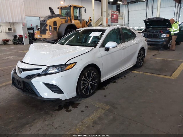 Toyota CAMRY SE 2018 4T1B11HK9JU645947 Image 2