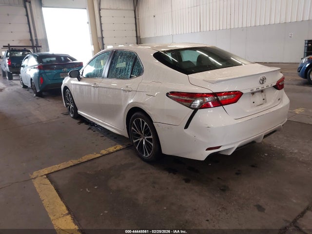Toyota CAMRY SE 2018 4T1B11HK9JU645947 Image 3