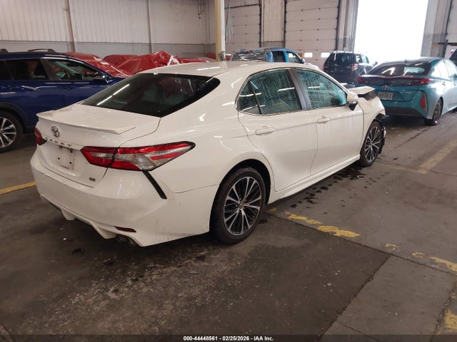 Toyota CAMRY SE 2018 4T1B11HK9JU645947 Image 4