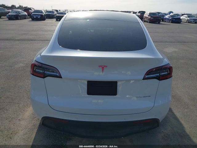 Продаж на аукціоні авто 2021 Tesla Model Y Long Range Dual Motor All-wheel Drive, vin: 5YJYGDEE0MF140471, номер лоту: 44448590